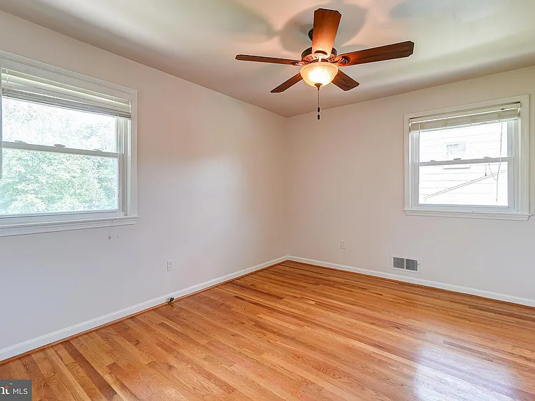 2708 Shanandale Dr — Photo 24