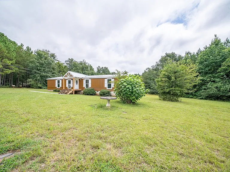 70 Shephard Dr — Photo 3