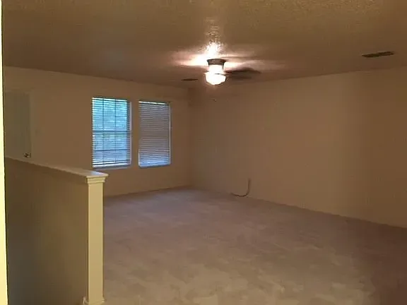 921 White Dove Dr — Photo 3