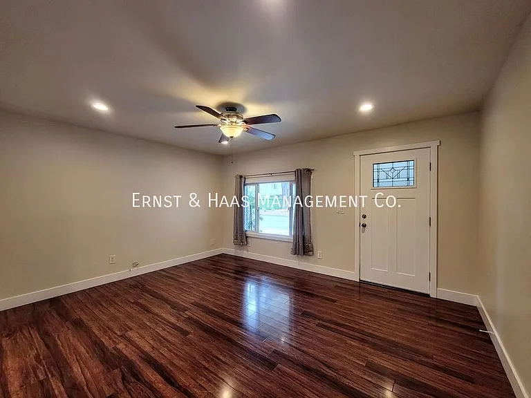 8429 Somerset Blvd — Photo 5