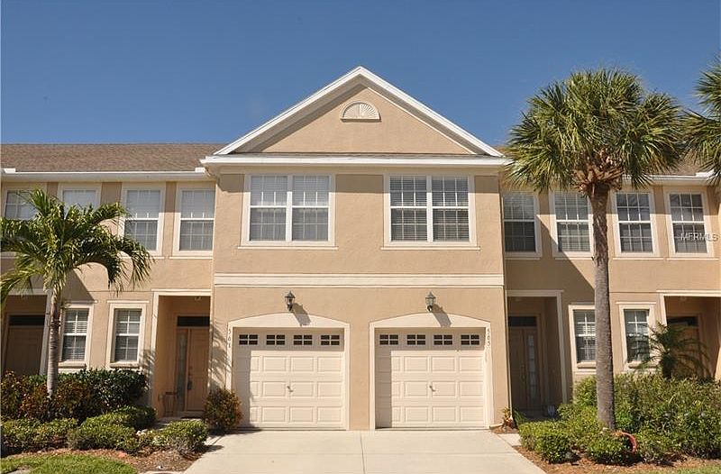 1st image of 561 Vallance Way NE