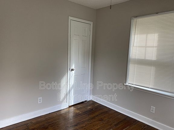 4th image of 4030 Bearwood Ave #2