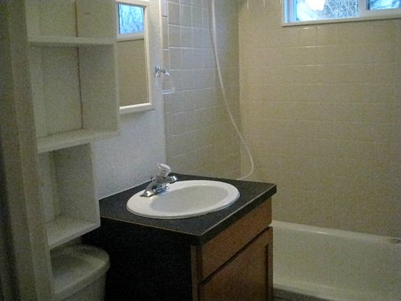 3rd image of 4130 W M St
