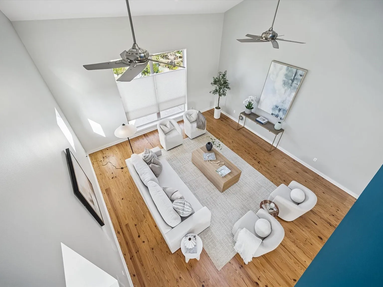 3 bed, 2.0 bath, 2056 sqft, $2,300 — Photo 3