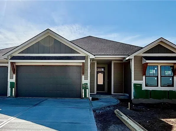 13775 NW 70th St, Parkville, MO 64152