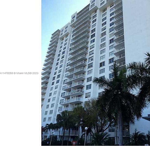 1st image of 2851 NE 183rd St APT 508E
