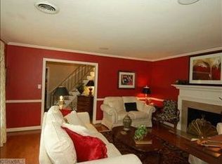 2878 Robinhood Rd, Winston Salem, NC 27106