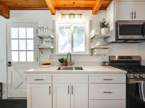 26370 Siskiyou Dr, Cold Springs, CA 95335