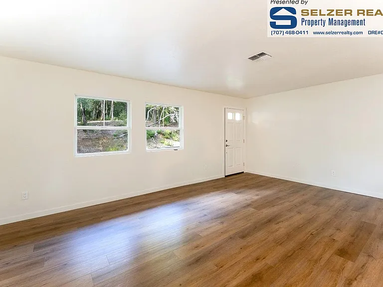 25053 Robin Cir — Photo 3