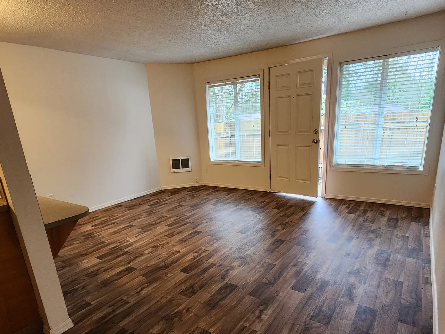 French Glen Apartments — Photo 4