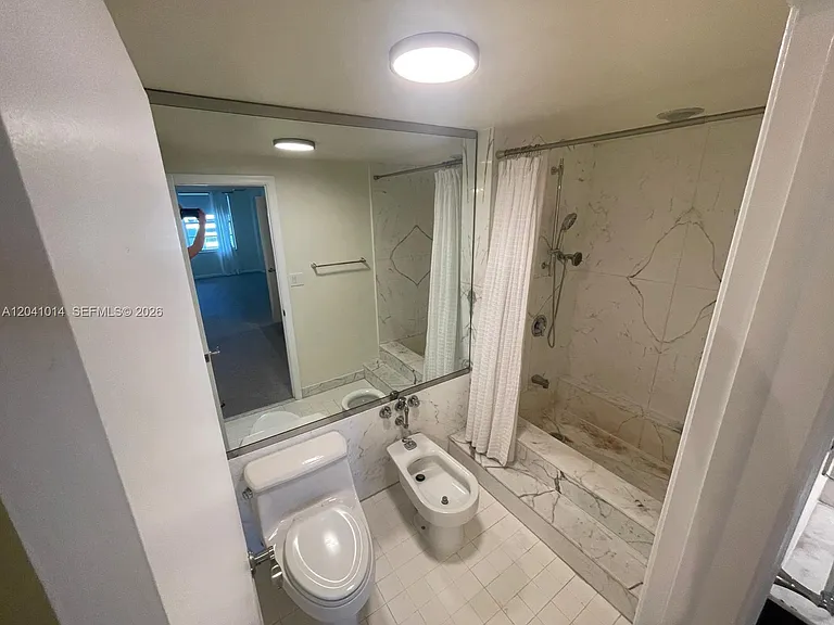 155 Ocean Lane Dr #811 — Photo 3