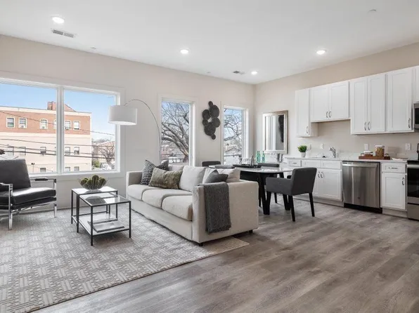 917 Sheridan St NW, Washington, DC