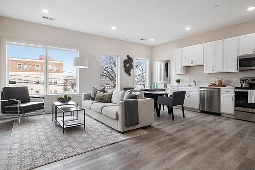 917 Sheridan St NW #301 Photo 1