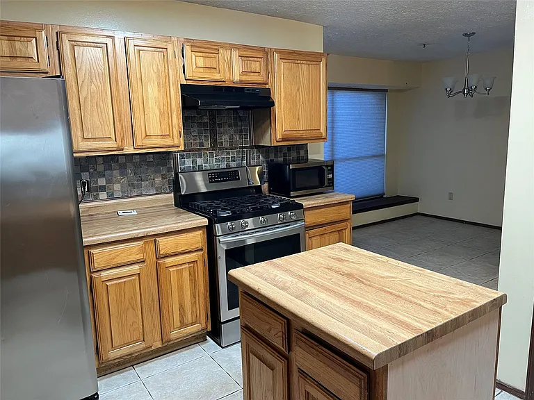 3605 Trailwood Dr — Photo 4