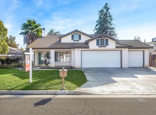 5585 W Oak Ave, Fresno, CA 93722