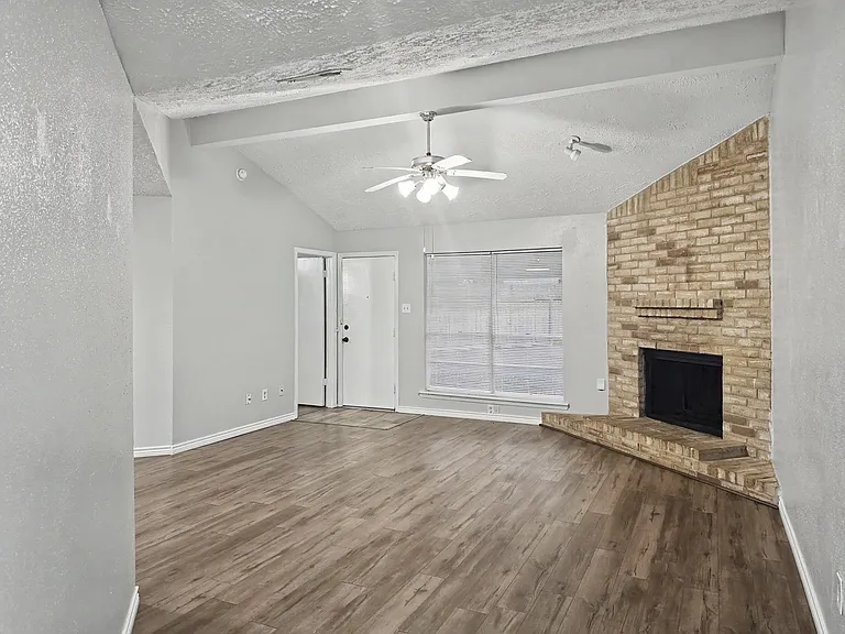 4211 Falcon Meadow Dr — Photo 2