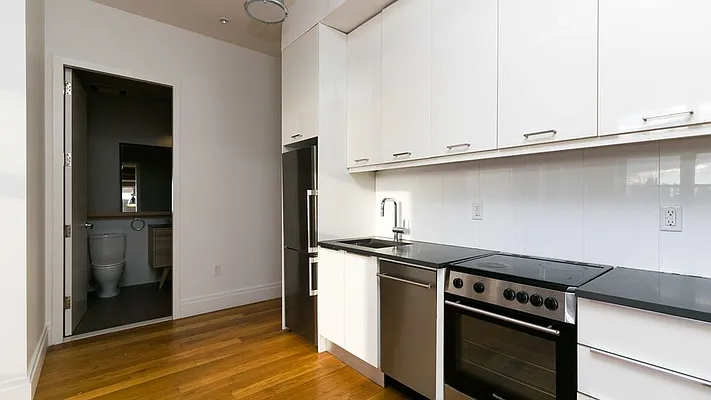 Rented by Nooklyn NYC LLC | media 22