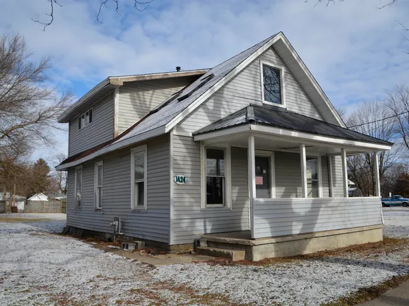 1424 E Wheeler St, Macomb, IL 61455