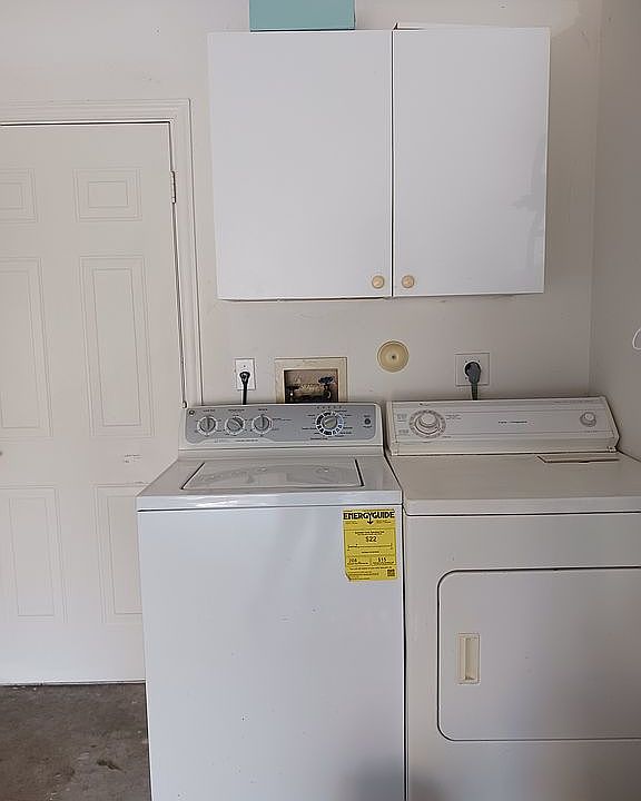 2nd image of 1832 Capeside Cir