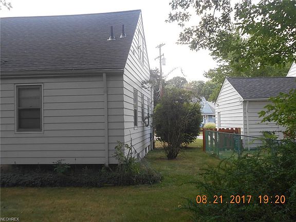 4th image of 1800 Cedar Ct