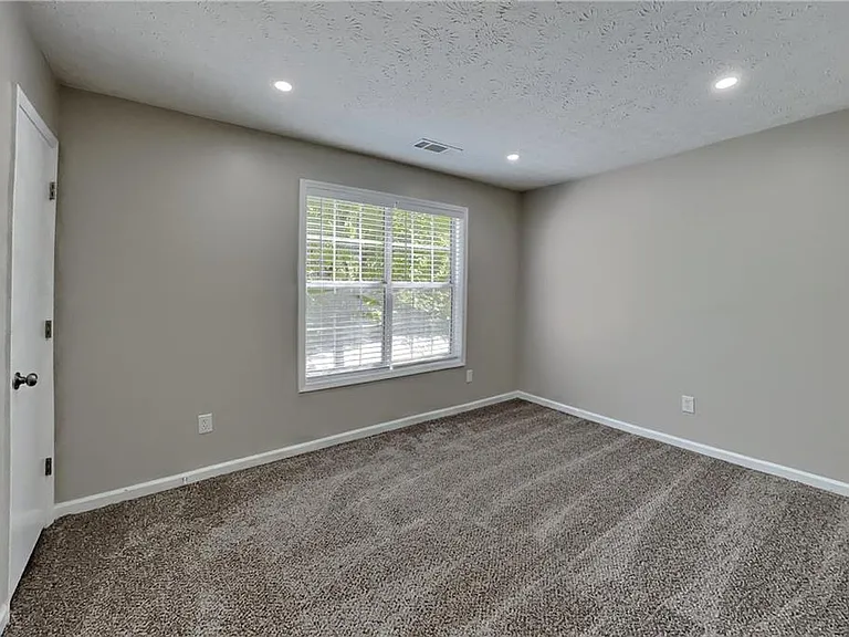 620 Gregory Manor Dr SW — Photo 15