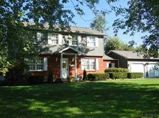 1511 Maplecrest Dr, Castleton, NY 12033