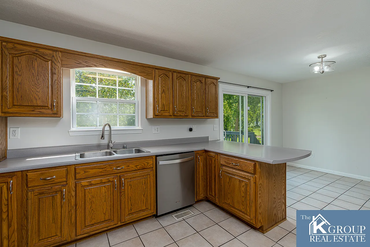 3 bed, 2317 sqft, $2,500 — Photo 4