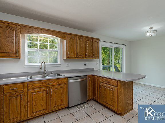 4th image of 119 Charlotte Cir