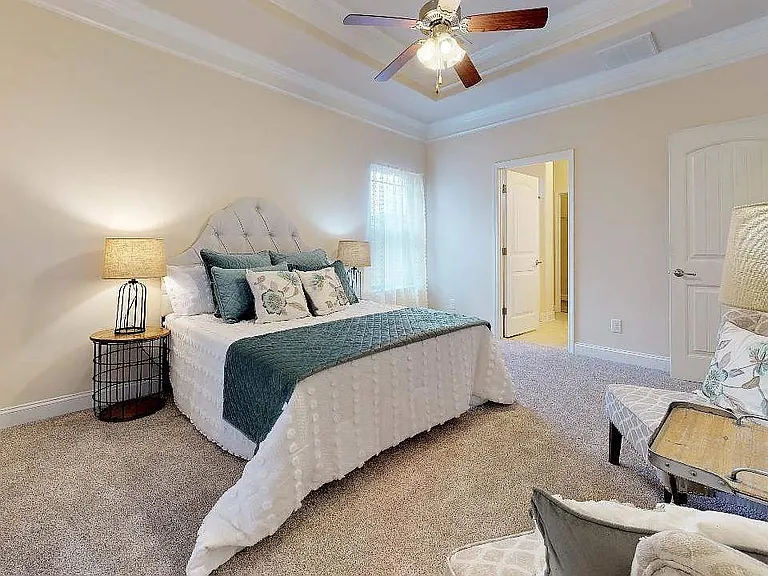 323 Huntwood Dr — Photo 11