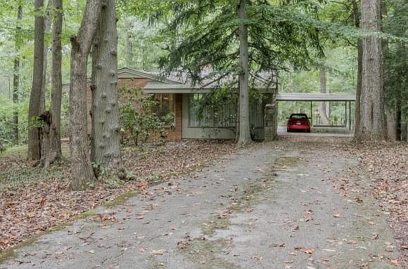 1st image of 3911 Inwood Dr