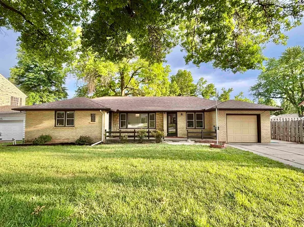 716 E Hancock St, McPherson, KS 67460