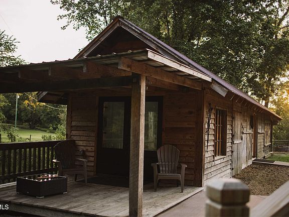 3rd image of 21405 Parks Mill Rd