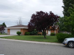 3020 Chicory Dr, West Richland, WA