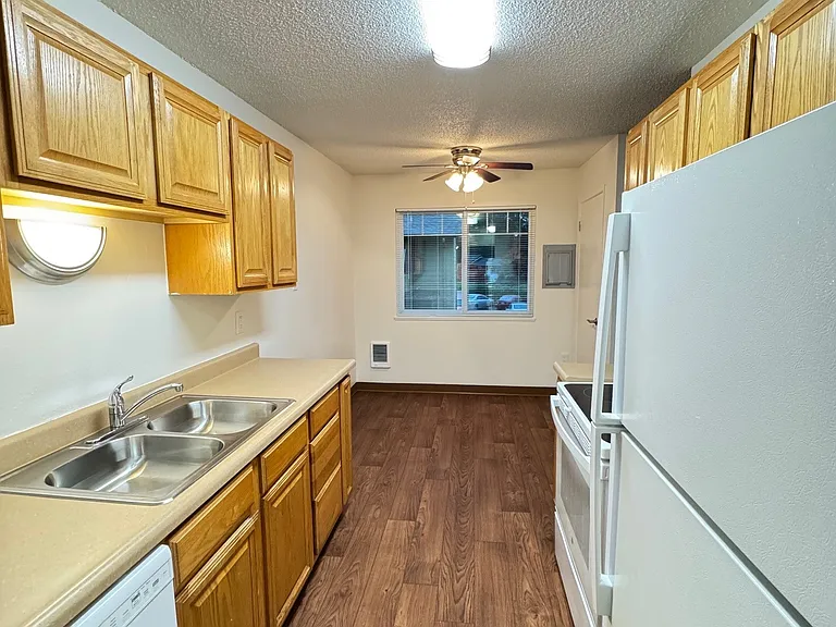 Crescent Ridge — Photo 22