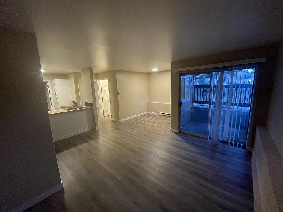 1st image of 4531 Boardwalk Dr #17712568