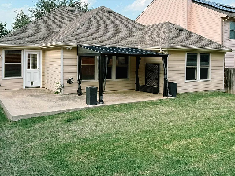 4308 Summer Star Ln — Photo 22