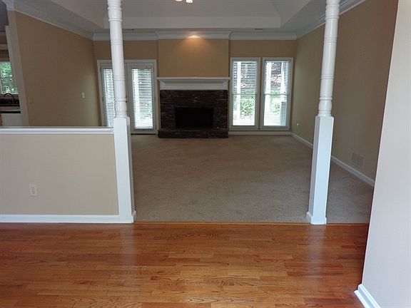 2nd image of 1901 Rosewood Ln