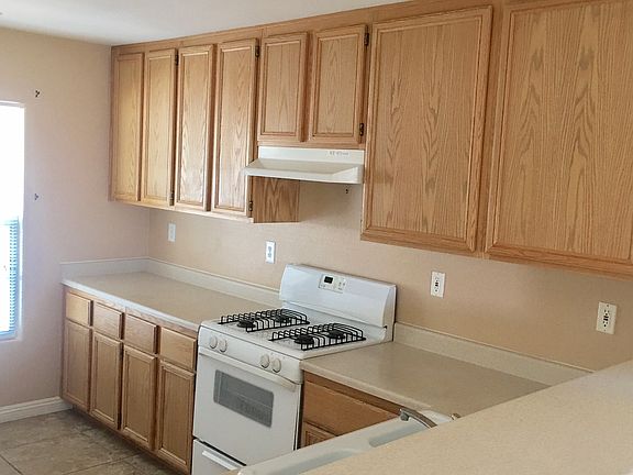 3rd image of 1133 Golden Apple St