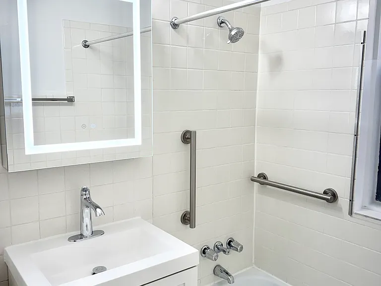 913 W Sheridan Rd #3 — Photo 11