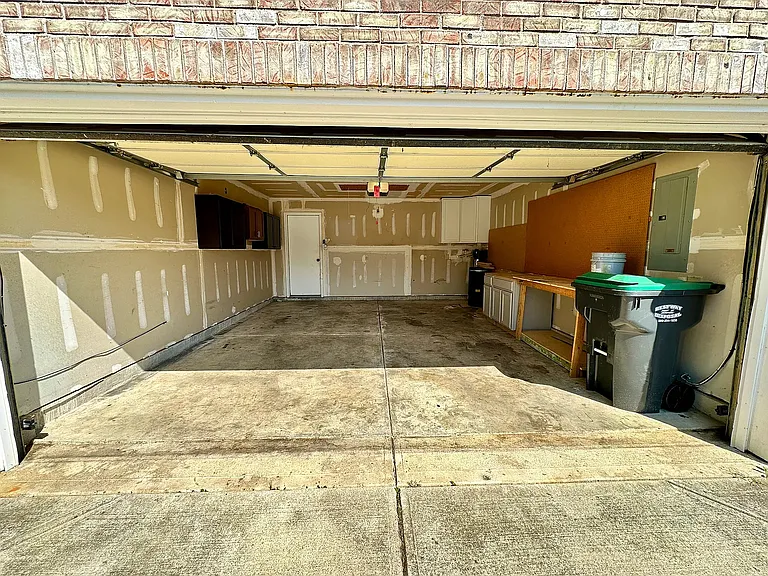 1719 Elijah Blue Dr — Photo 29