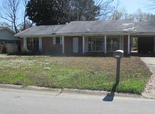 2402 N Sheraton Dr, Pine Bluff, AR 71603