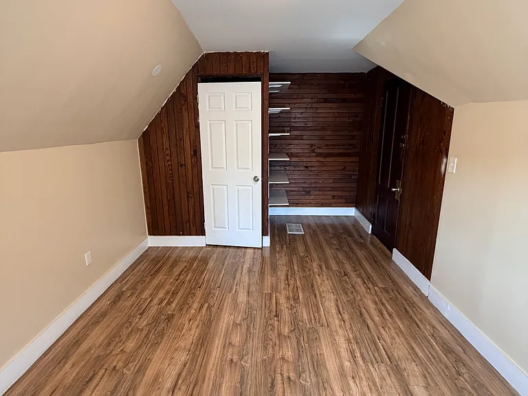 703 George St — Photo 20