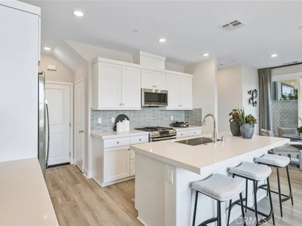 474 Lobata, Irvine, CA 92618