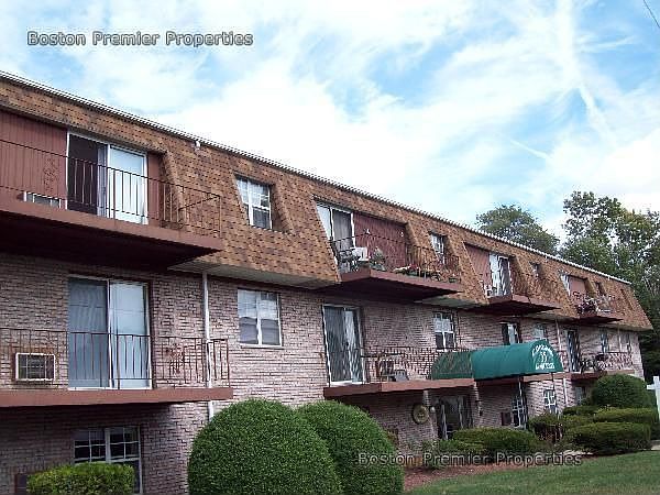 1st image of 55 Elmwood Park APT 35