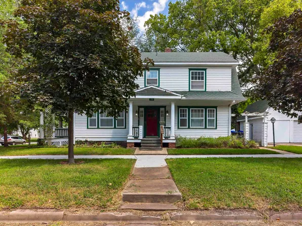 1020 SW 11th St, Topeka, KS 66604