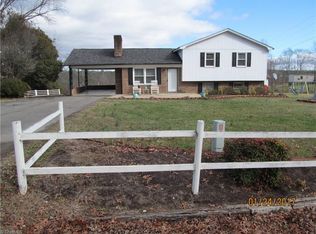 1212 Sparger Rd, Mount Airy, NC 27030