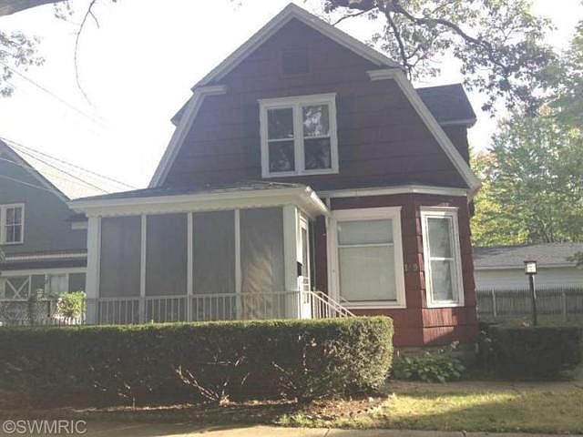 1st image of 149 W Forest Ave