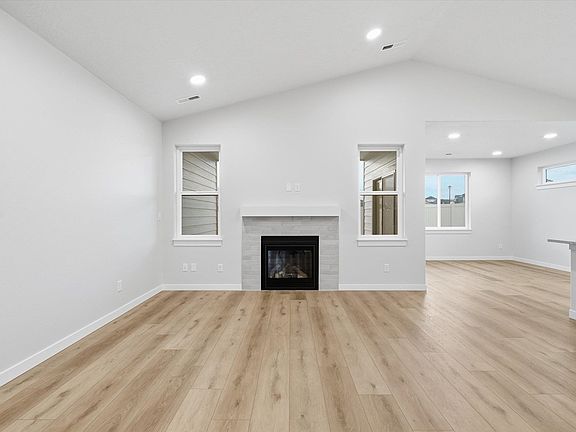 5th image of 18194 E Barclay Ct