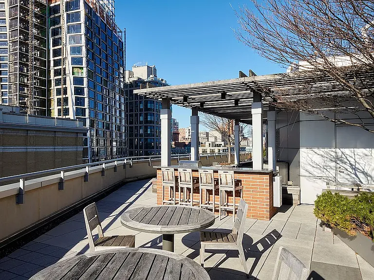 450 W 17th St #1006 — Photo 9