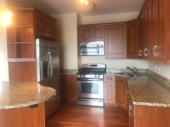 2nd image of 1444 W Morse Ave #6A